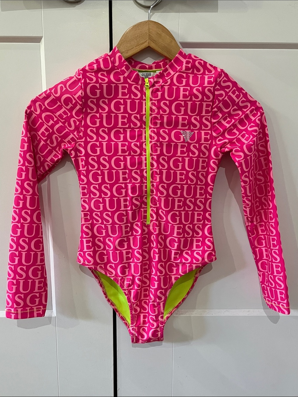 GUESS Girls' Hot Pink Zip-Front Long Sleeve Rashguard with Neon Yellow Trim—NWOT